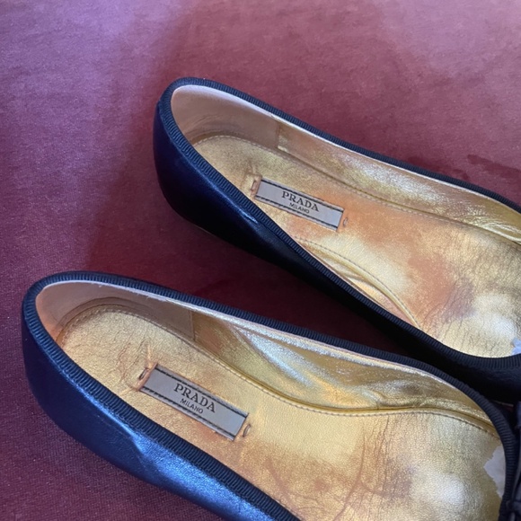 Prada pointed black leather bow flats - Picture 8 of 10